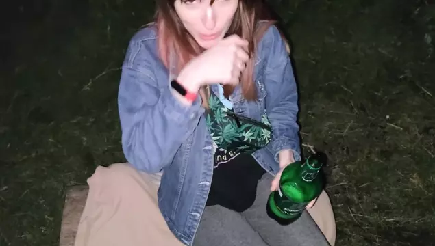 公園で出会った酔っ払い女を口説いてフェラさせる
