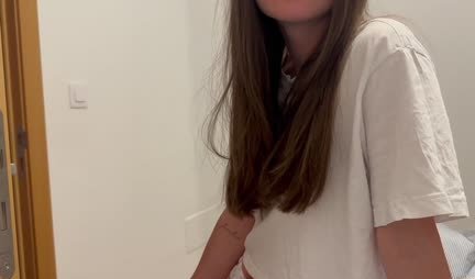 巨尻の隣人が激しいセックスを求めてやって来た