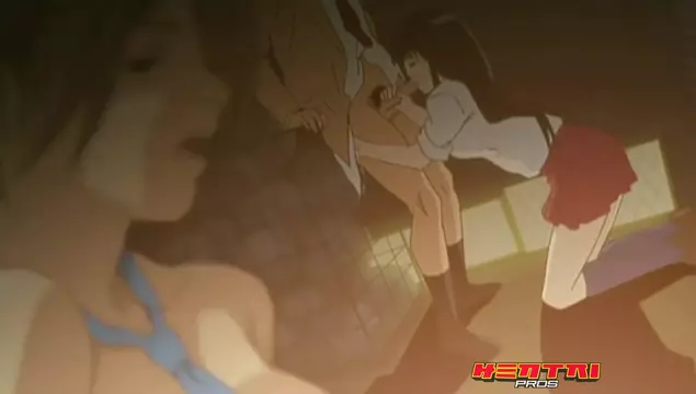女子大生が講義中に同級生にフェラ